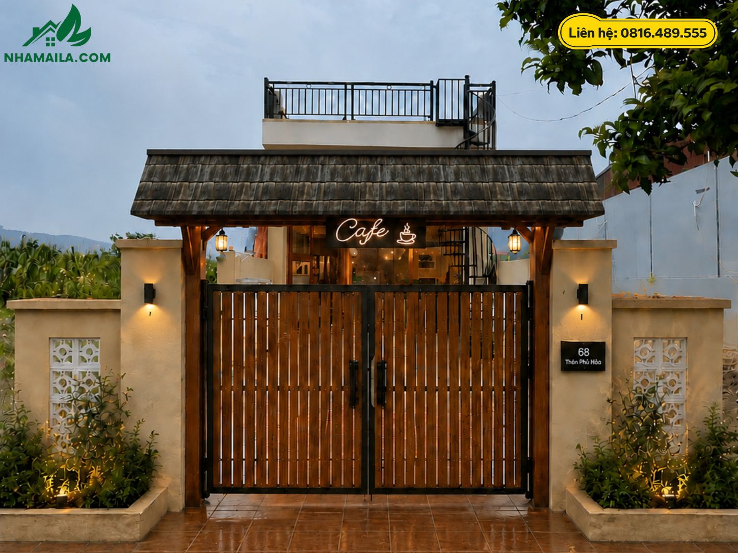 Cổng quán cafe lợp mái pơ mu